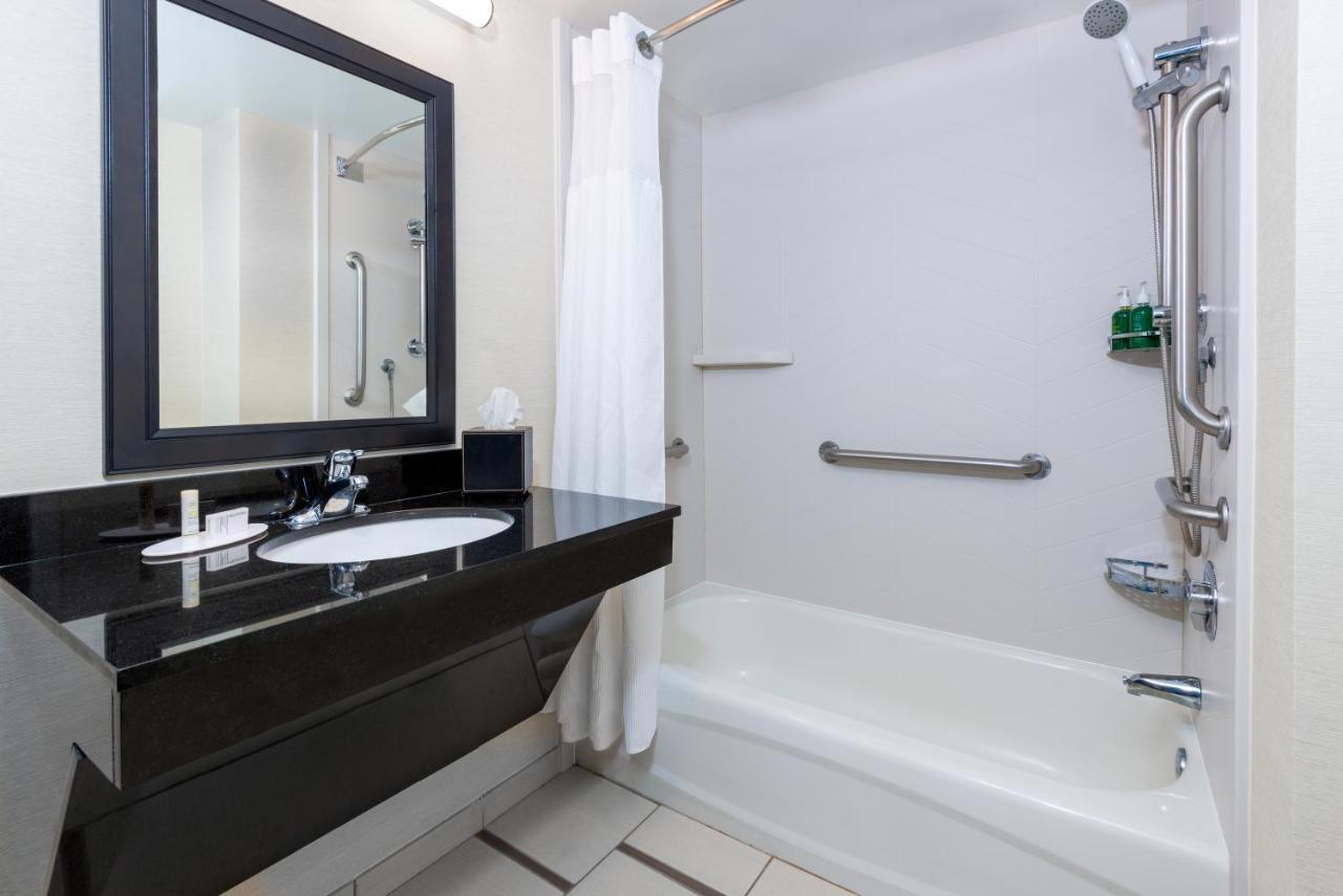Fairfield Inn And Suites By Marriott Clearwater Exterior foto